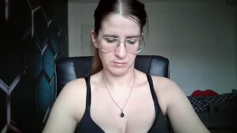 Snapshot of kayalips chatting on September 28, 2:11 pm KayaLips online show from September 28, 2:11 pm