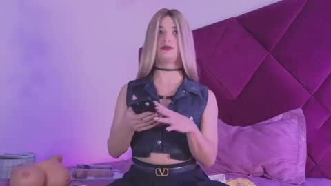 Snapshot of kayalstone chatting on May 1, 11:59 am Cattleya stone online show from May 1, 11:59 am