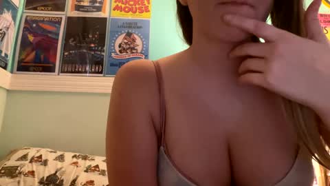 Kay online show from February 26, 9:48 pm