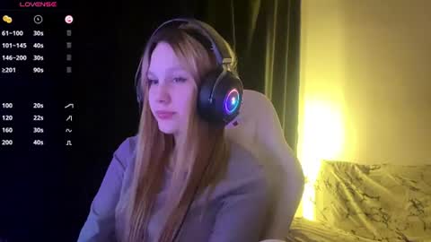 Snapshot of kayceefroehner chatting on June 19, 5:50 pm Amia online show from June 19, 5:50 pm