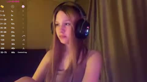 Snapshot of kayceefroehner chatting on June 23, 4:16 pm Amia online show from June 23, 4:16 pm