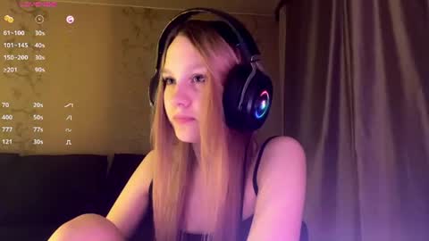 Snapshot of kayceefroehner chatting on June 28, 6:03 pm Amia online show from June 28, 6:03 pm