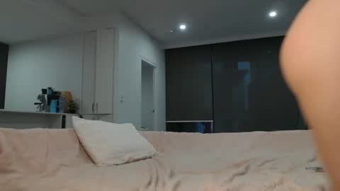 khaleesi online show from February 5, 8:11 am