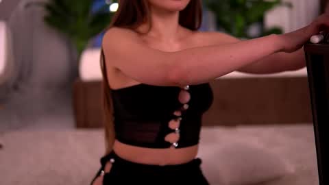 Snapshot of kaylabray chatting on February 11, 5:23 am kaylabray online show from February 11, 5:23 am