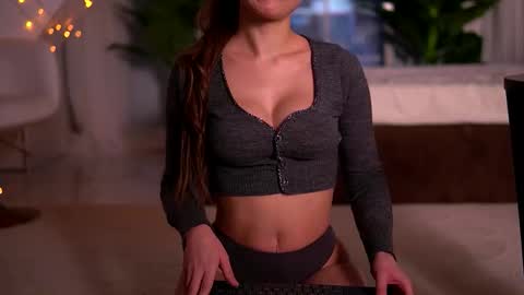 Snapshot of kaylabray chatting on February 15, 5:15 am kaylabray online show from February 15, 5:15 am