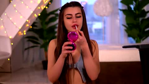 Snapshot of kaylabray chatting on February 24, 5:27 am kaylabray online show from February 24, 5:27 am