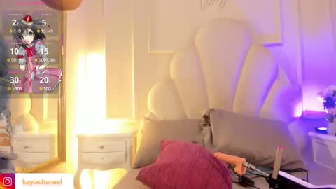 kaylachannell online show from December 22, 3:47 am