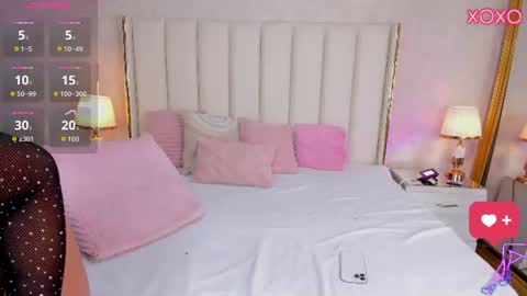 Snapshot of kayladavies_ chatting on June 16, 8:00 pm kayladavies_ online show from June 16, 8:00 pm