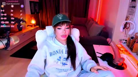 kaylee online show from March 10, 5:18 pm