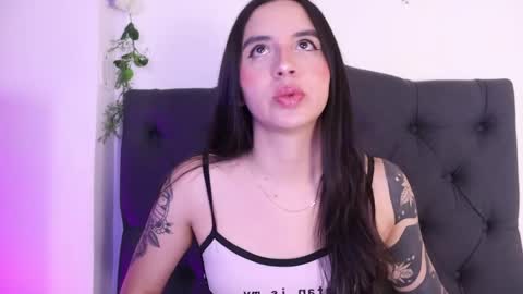 kaylee_lee online show from April 4, 3:38 am