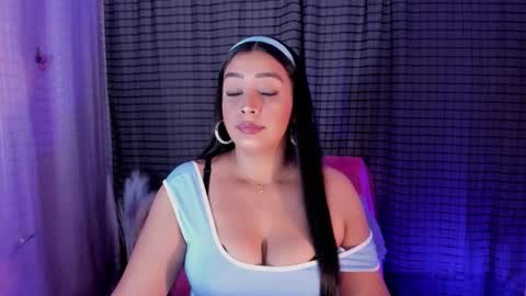 Snapshot of kayleemorales chatting on February 12, 6:03 pm Kaylee online show from February 12, 6:03 pm