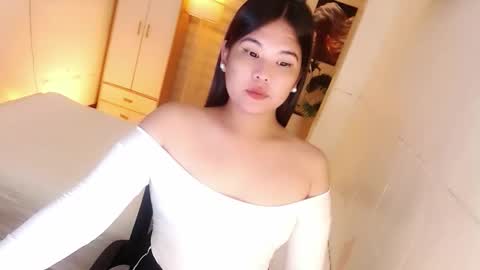 Y O U R        F U T U R E       K A Y L E E  online show from November 10, 6:01 am