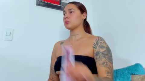 Kaylee Scott online show from November 11, 5:46 pm