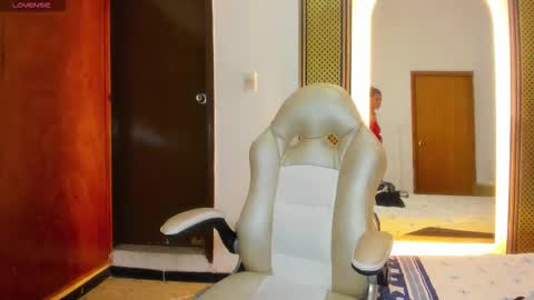 Snapshot of kaylemorris chatting on February 28, 3:07 am Kayle online show from February 28, 3:07 am