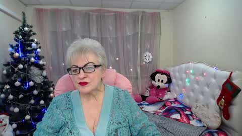 kaylesmoll online show from January 9, 2:33 am