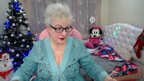 kaylesmoll online show from January 17, 7:38 pm