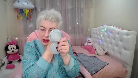 kaylesmoll online show from January 23, 5:13 am