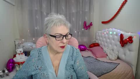 kaylesmoll online show from March 5, 4:02 am