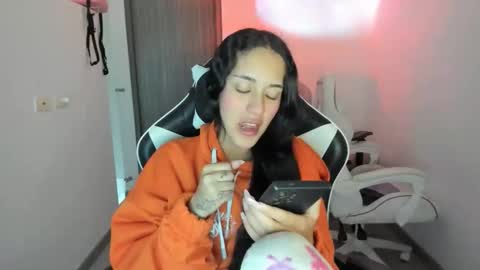 kaylie online show from September 29, 11:15 am