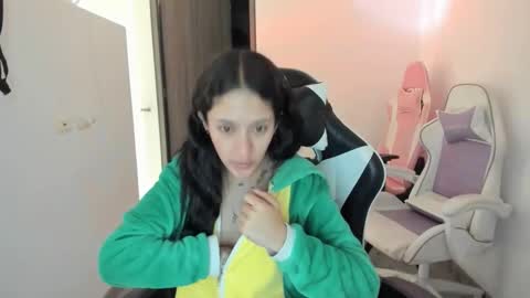 kaylie online show from October 6, 11:07 am