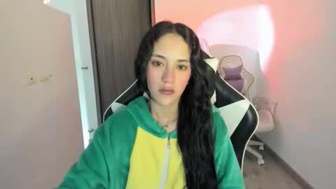 kaylie online show from October 14, 11:00 am