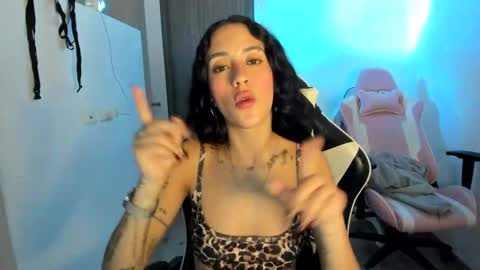 kaylie online show from November 18, 11:15 pm