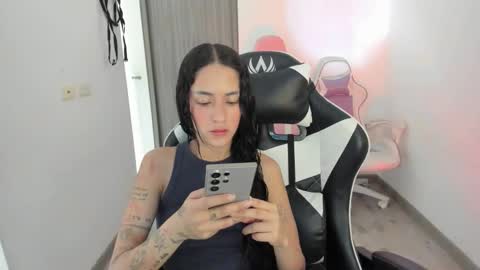 kaylie online show from December 17, 6:25 pm