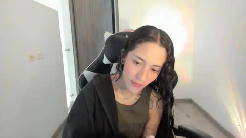 kaylie online show from February 5, 5:06 pm