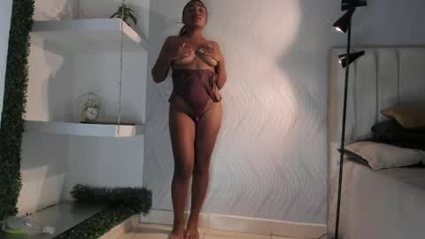 Snapshot of kayna_gomez chatting on April 16, 8:09 pm Kayna online show from April 16, 8:09 pm