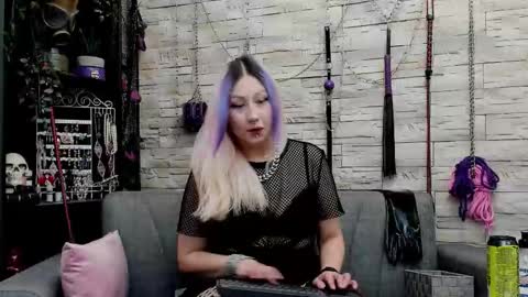 Miss Kazia online show from December 4, 1:04 am