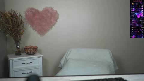 EliandKylie online show from February 19, 6:44 am