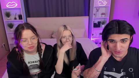 Seb Polly Roxy Jonny online show from December 22, 8:25 pm