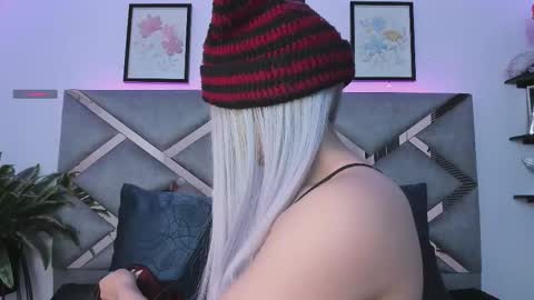 Keidy Monday to Saturday from 200 pm to 810pm  UTC-5 Colombia Time online show from November 18, 7:07 pm