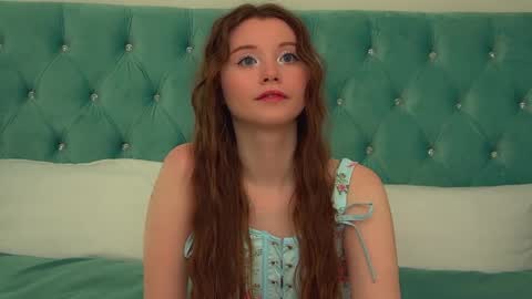 Keira online show from February 23, 6:05 pm