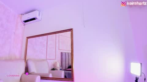 Snapshot of keirahartz chatting on January 18, 3:43 am keirahartz online show from January 18, 3:43 am