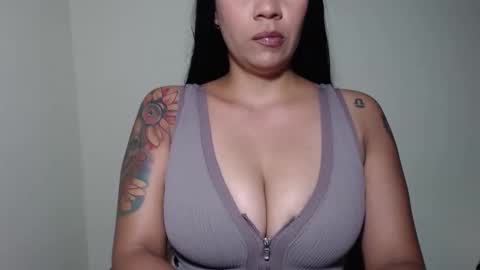 Snapshot of keisha_skinny chatting on May 26, 3:57 am Keisha Thomson online show from May 26, 3:57 am