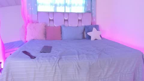 Snapshot of keisy_2 chatting on February 24, 2:15 pm Keisy online show from February 24, 2:15 pm