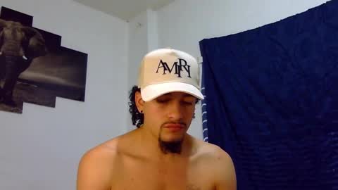 Snapshot of keivid_2303 chatting on February 9, 4:29 pm david online show from February 9, 4:29 pm