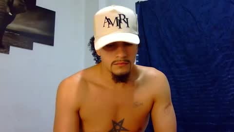 Snapshot of keivid_2303 chatting on February 14, 2:02 pm david online show from February 14, 2:02 pm