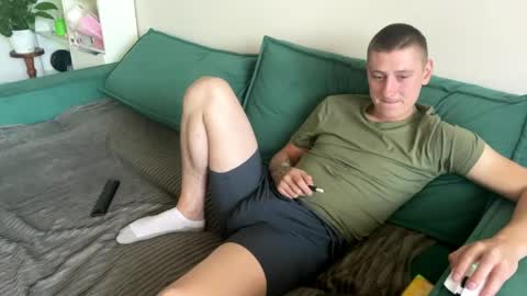 Snapshot of keksik__ chatting on June 2, 6:37 am keksik__ online show from June 2, 6:37 am
