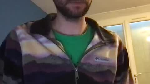 Snapshot of kelkun2828 chatting on February 6, 8:51 am kelkun2828 online show from February 6, 8:51 am