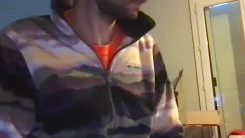 Snapshot of kelkun2828 chatting on February 7, 7:34 am kelkun2828 online show from February 7, 7:34 am