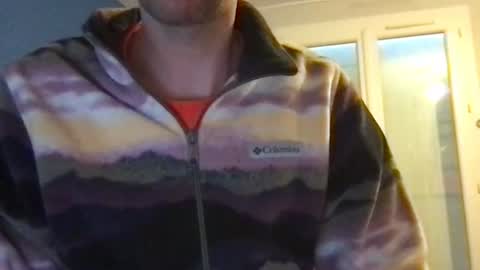 Snapshot of kelkun2828 chatting on March 1, 9:33 am kelkun2828 online show from March 1, 9:33 am