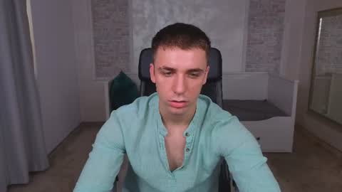 Snapshot of kellenwest chatting on June 22, 4:31 am KellenWest online show from June 22, 4:31 am