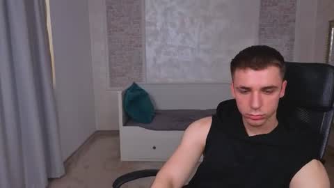Snapshot of kellenwest chatting on June 23, 4:21 am KellenWest online show from June 23, 4:21 am
