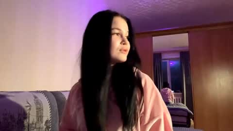 Bella online show from March 30, 3:46 pm