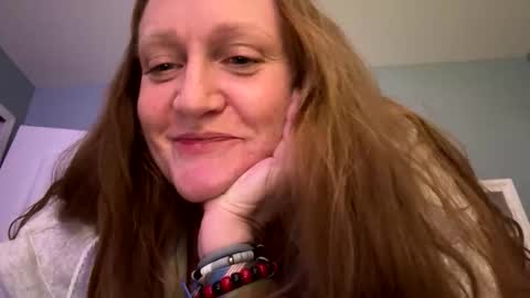 Snapshot of kellilyn10 chatting on April 21, 2:51 am kellilyn10 online show from April 21, 2:51 am
