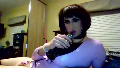 Snapshot of kellpvc1 chatting on February 10, 6:45 pm kellpvc1 online show from February 10, 6:45 pm