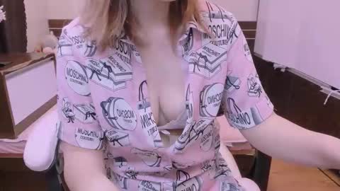 Kelly online show from April 17, 2:47 am