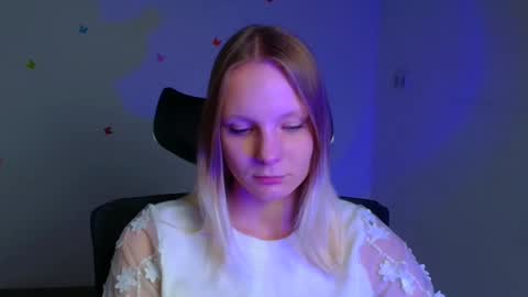 Snapshot of kelly_lly chatting on September 29, 11:37 am Kelly online show from September 29, 11:37 am